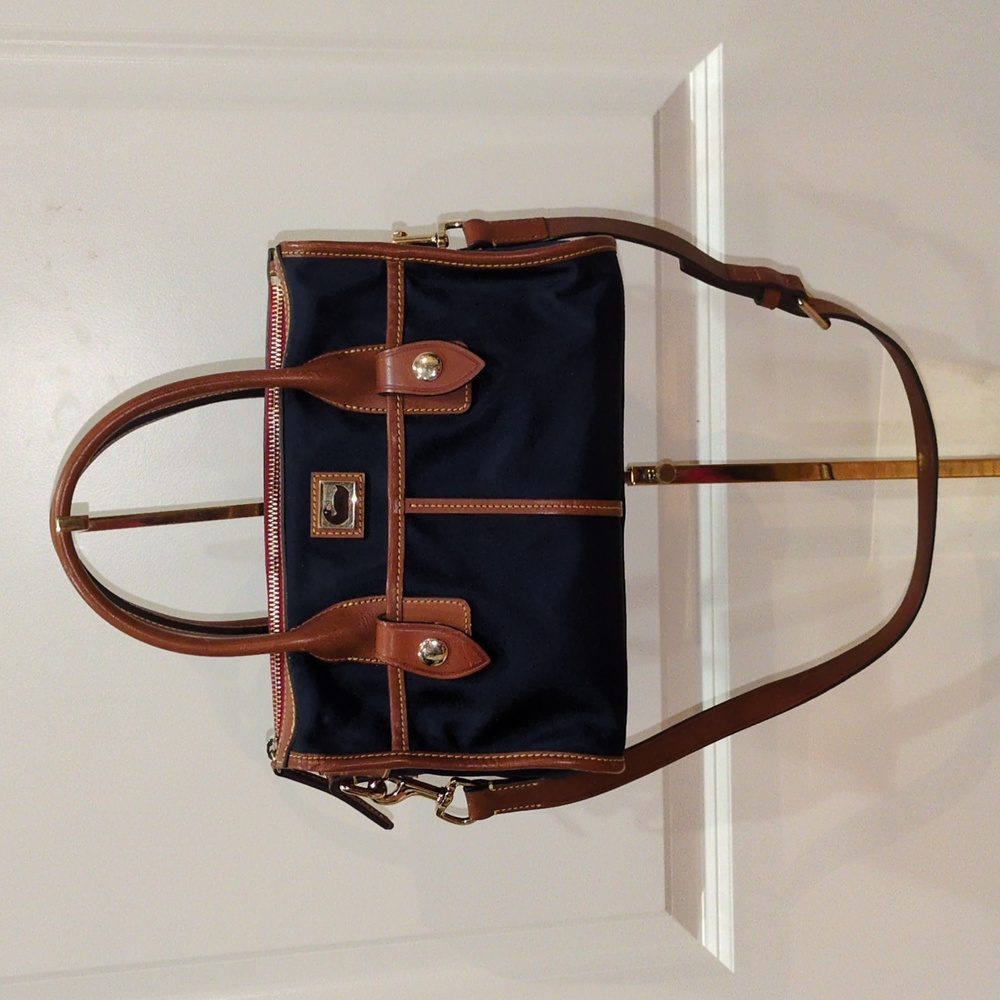 Dooney & Bourke Navy 🔵 Wayfarer Satchel Camden Collection crossbody purse